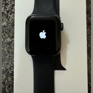 Apple Watch SE series 1 with WI-FI and Cellular- Charcoal